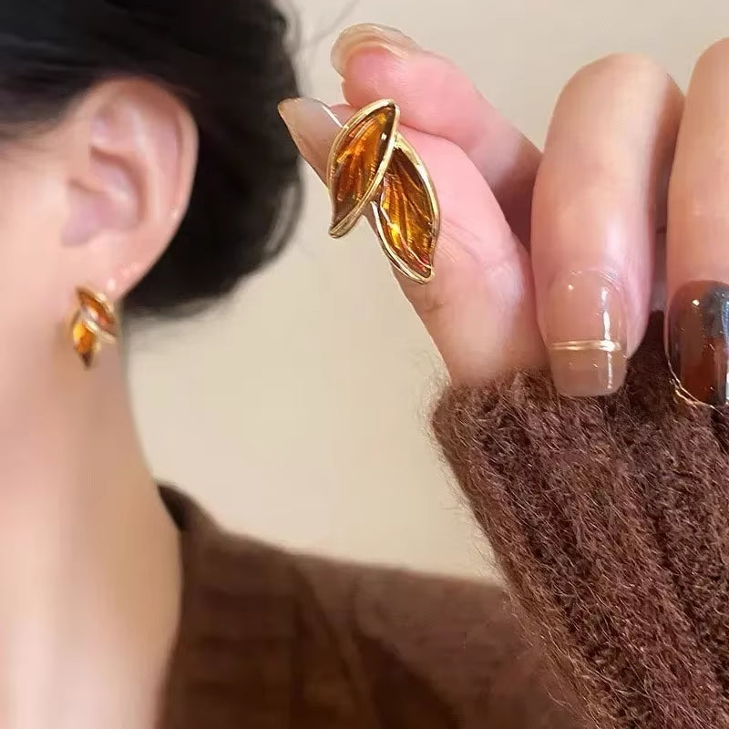 New Korean Arrival Metal Trendy Fresh Lovely Sweet Grey Leaf Stud Earrings for Women 2024 Fashion Jewelry Gifts